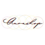 ineinander verschlungene farbige Kreise mit darüberliegendem Schriftzug in Schreibschrift als Logo von Auraskop