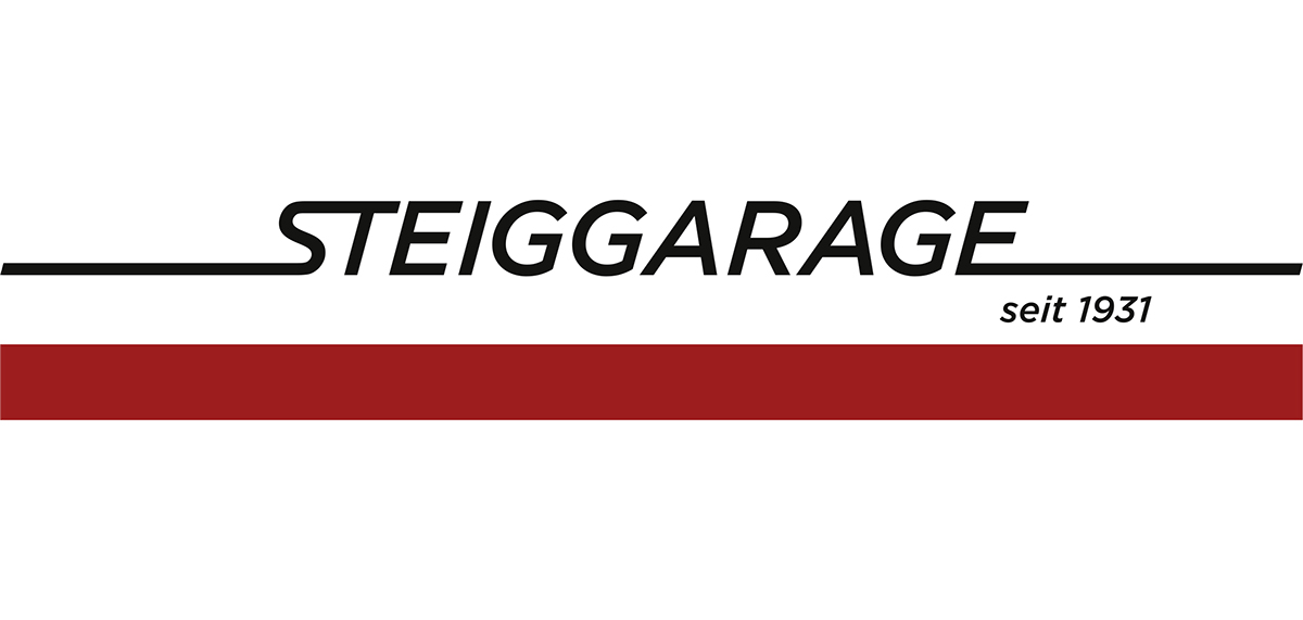 Schriftzug von Steiggarage mit dem Zusatz "seit 1931" und einem dunkelroten breiten Streifen unter der ganzen Länge des Schriftzugs